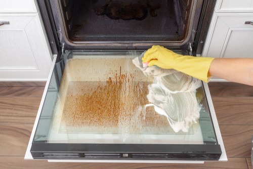 Tips On Cleaning Oily Oven or Microwave